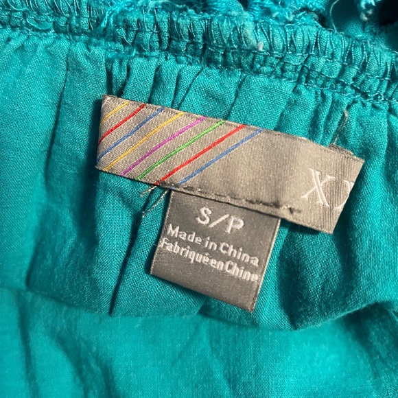 Blue eyelet top Forever 21 - Picture 2 of 2